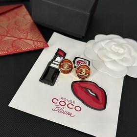 Chanel подержанные серьги с двойным C. Модели Chanel не нуждаются