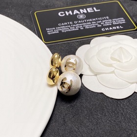 Chanel CHANEL двойное C из старинного золота и шариковые пузырько
