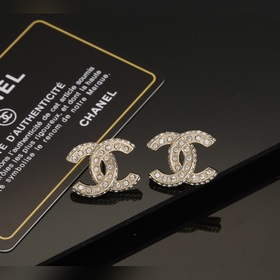 Chanel Новые серьги Chanel Оригинальный товар, идентичный ориги