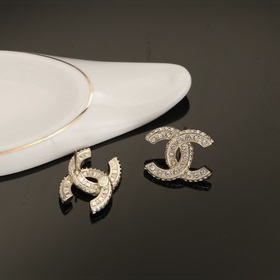 Chanel Новые серьги Chanel Оригинальный товар, идентичный ориги