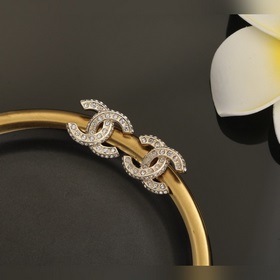 Chanel Новые серьги Chanel Оригинальный товар, идентичный ориги