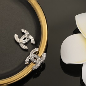 Chanel Новые серьги Chanel Оригинальный товар, идентичный ориги