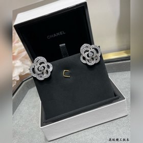 Материал V-Gold 8690. Серьги Chanel с камелией – какая женщина см