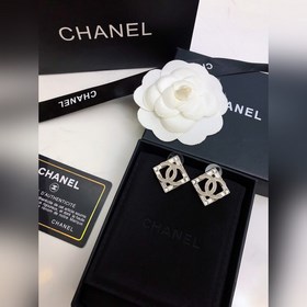 Chanel Chanel маленькие серьги с бриллиантами большим буквой C С