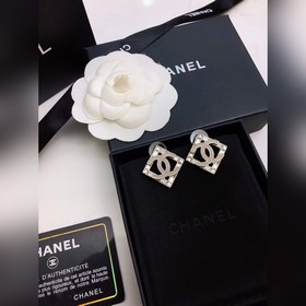 Chanel Chanel маленькие серьги с бриллиантами большим буквой C С