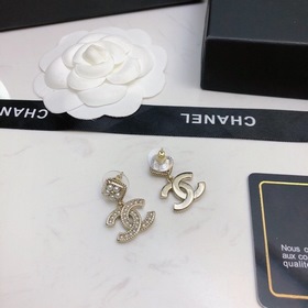 Chanel  Новая модель Chanel 2024 с уникальным дизайном и яркой и