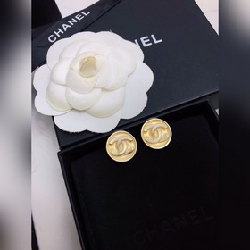 Chanel   Новые серьги Chanel Оригинальные материалы, синхрониз