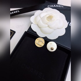 Chanel   Новые серьги Chanel Оригинальные материалы, синхрониз
