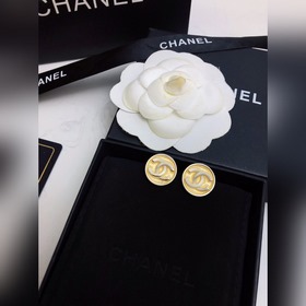 Chanel   Новые серьги Chanel Оригинальные материалы, синхрониз