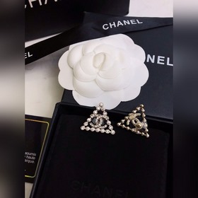 Chanel  Новейшие серьги-гвоздики [Chanel] Популярная модель, л