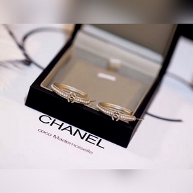 Chanel  04038080 Chanel подержанные модели Новая модель больших