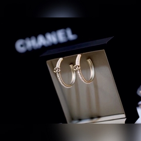 Chanel  04038080 Chanel подержанные модели Новая модель больших