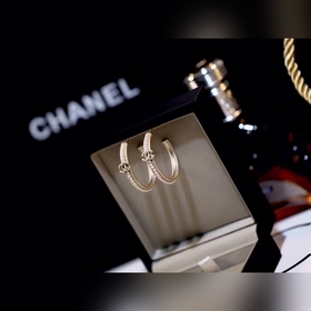 Chanel  04038080 Chanel подержанные модели Новая модель больших 