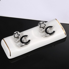 Серьги-гвоздики Chanel Star. Изысканно украшают мочки ушей, выгля