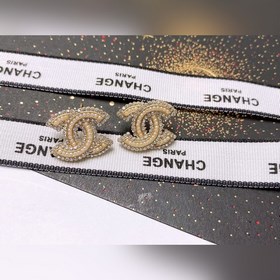 Chanel подержанные серьги с двойным C. Модели Chanel не нуждаются