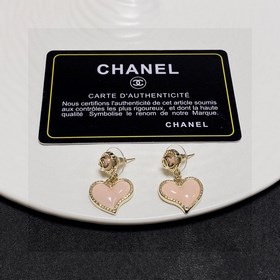 CHANEl, последние новинкиз бутика, синхронно поступили в продажу.