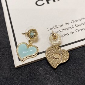 Новые модели от CHANEl. Новинки от Chanel. Серьги-гвоздики в форм