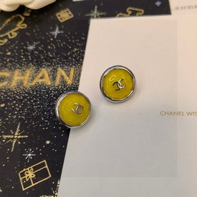 Chanel подержанные серьги-гвоздики от Chanel не нуждаются в предс