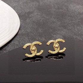 Chanel Chanel, подержанная модель, серьги с буквами «CC», красот