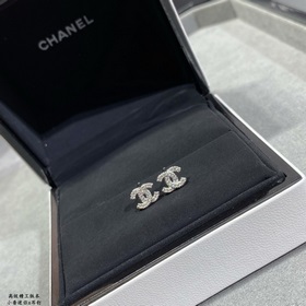 Chanel 5140070 Мини-версия 925 Chanel мини-серьги виде буквы X. К