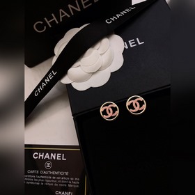 Chanel Chanel серьги-гвоздики, популярная модель, лучшая версия