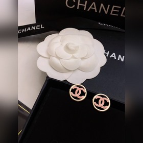 Chanel Chanel серьги-гвоздики, популярная модель, лучшая версия 