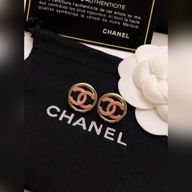 Chanel Chanel серьги-гвоздики, популярная модель, лучшая версия 