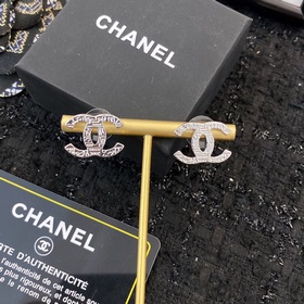Код GE235 0138925 Новые серьги Chanel в наличии Оригинальные изде