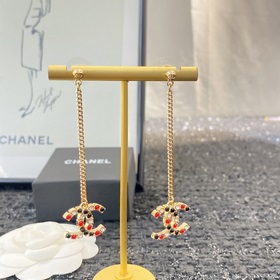 Код E249 0648915 Новые серьги Chanel в наличии Оригинальные издел