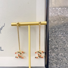 Код E249 0648915 Новые серьги Chanel в наличии Оригинальные издел