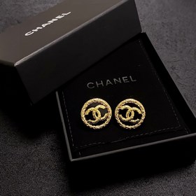 Chanel двойные C черные серьги. Эти серьги можно носить с любой о