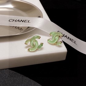 Серьги Chanel светло-зеленого цвета, прозрачные и кристально чист