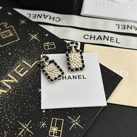 Chanel подлинные серьги с двойным логотипом. Оригинальный дизайн