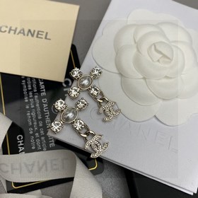 Chanel подлинные серьги с двойным логотипом. Оригинальный дизайн
