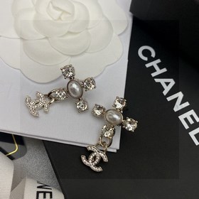 Chanel подлинные серьги с двойным логотипом. Оригинальный дизайн
