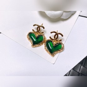 Chanel Б/у Буквы Серьги в стиле Chanel не нуждаются в представлен