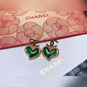 Chanel Б/у Буквы Серьги в стиле Chanel не нуждаются в представлен