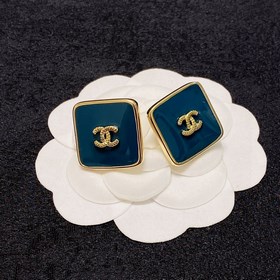 Chanel  Chanel Милый белый и темно-синий квадратные серьги-гвозд
