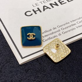 Chanel  Chanel Милый белый и темно-синий квадратные серьги-гвозд