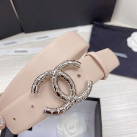 Новая модель на официальном сайте Chanel. Двусторонняя кожа телен
