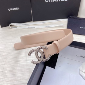 Новая модель на официальном сайте Chanel. Двусторонняя кожа телен