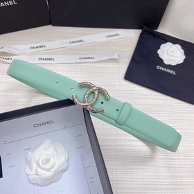 Новая модель на официальном сайте Chanel. Двусторонняя кожа телен