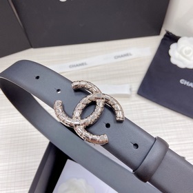 Новая модель на официальном сайте Chanel. Двусторонняя кожа телен