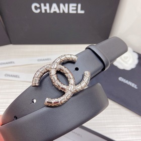 Новая модель на официальном сайте Chanel. Двусторонняя кожа телен