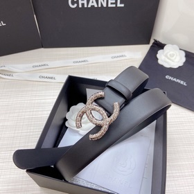 Новая модель на официальном сайте Chanel. Двусторонняя кожа телен