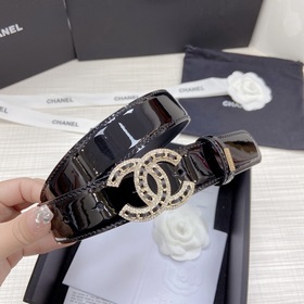 Новая модель на официальном сайте Chanel. Двусторонняя кожа перво