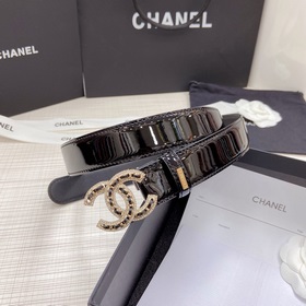Новая модель на официальном сайте Chanel. Двусторонняя кожа перво