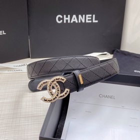 Новая модель на официальном сайте Chanel. Двусторонняя кожа телен