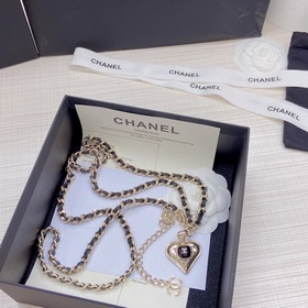 Новая модель поясной цепочки из чистой меди от Chanel уже в прода