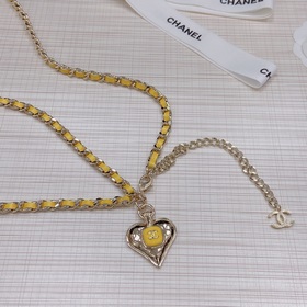 Новая модель поясной цепочки из чистой меди от Chanel уже в прода
